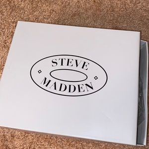 BRAND NEW STEVE MADDEN SNEAKERS
